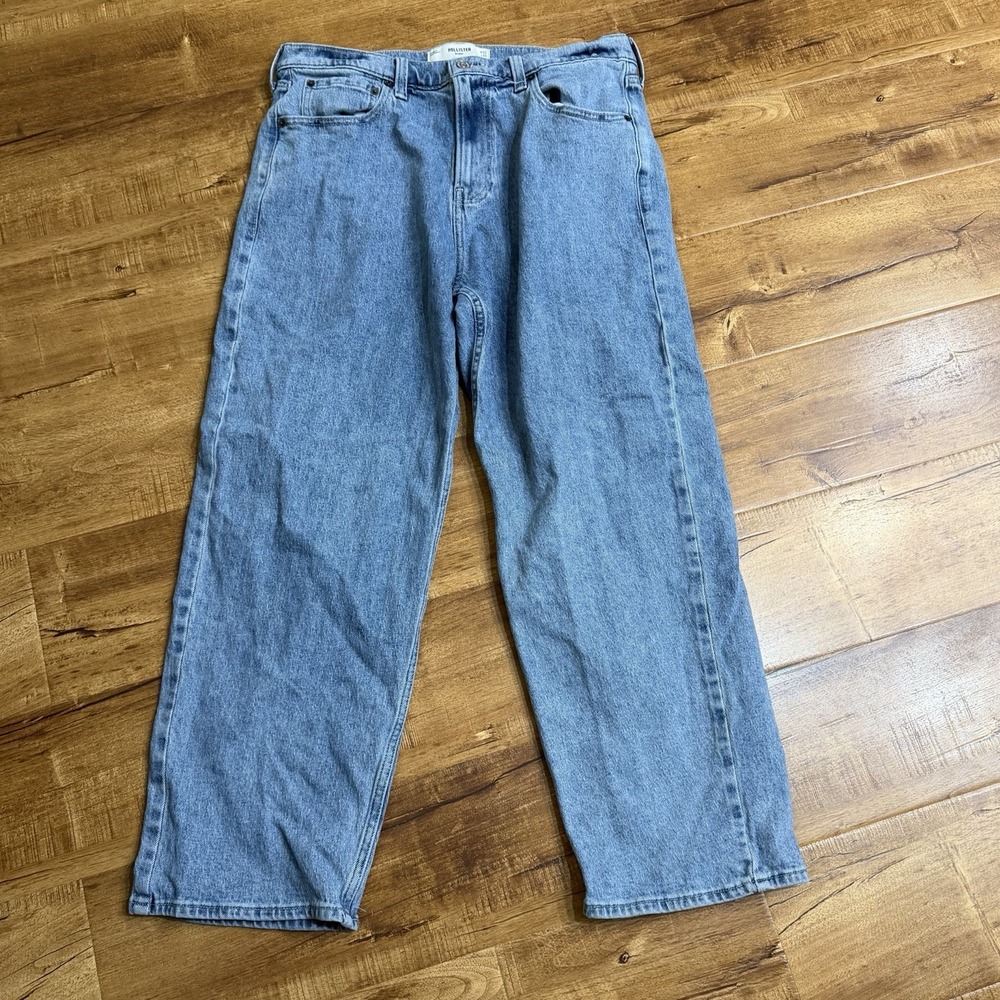Hollister Men's Blue Light Wash 5 pocket Baggy Jeans Size 32x30 (32x27)